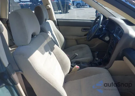 2002 Subaru Outback z USA, uszkodzony, nr VIN 4S3BH665626614767